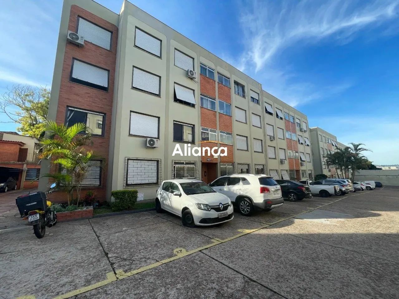 Apartamento para alugar MOBILIADO com 1 dormitório, TÉRREO e vaga de carro coberta no bair