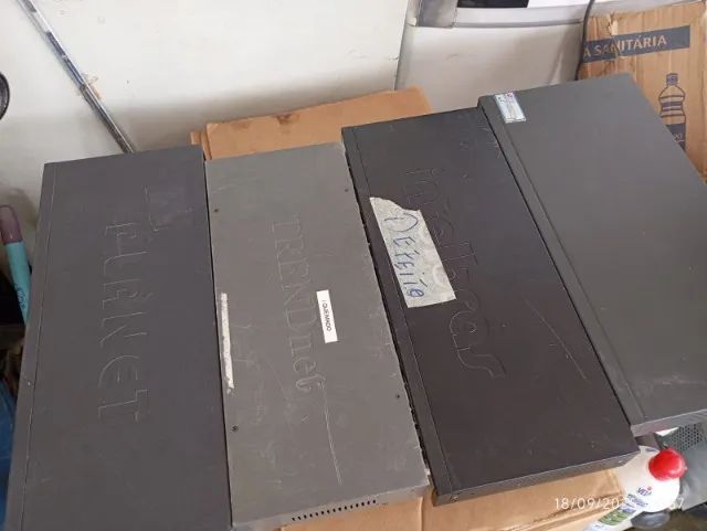 switchs 4 und. com defeito para tirar peças - Foto 3