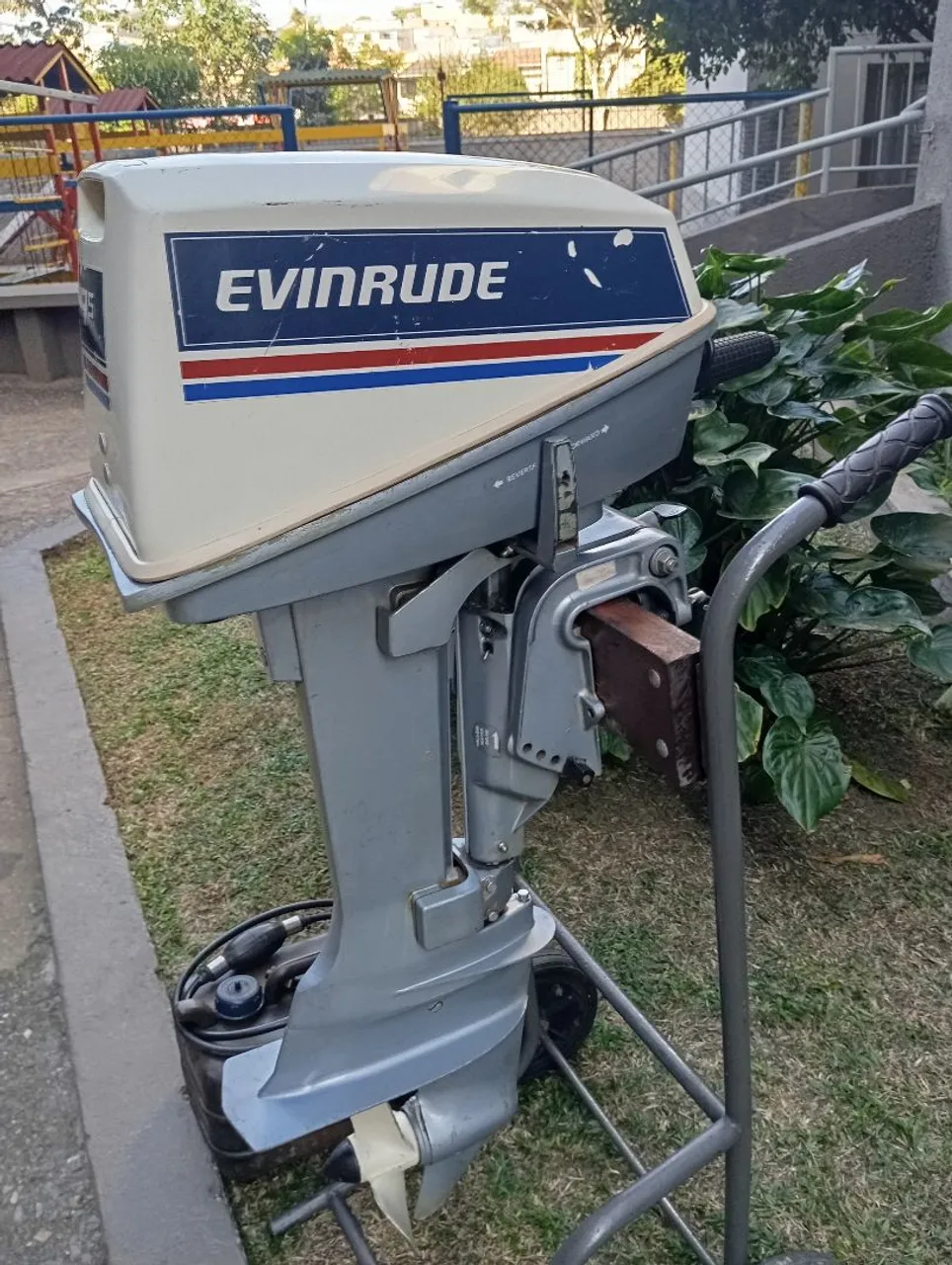 Motor de Popa Evinrude 8 Hp, Único Dono, Todo Original, Revisado.