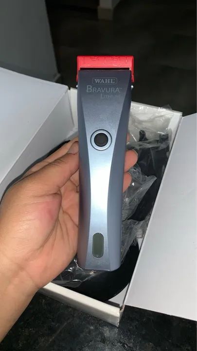 Máquina de Cortar Cabelo Wahl Bravura Lithium