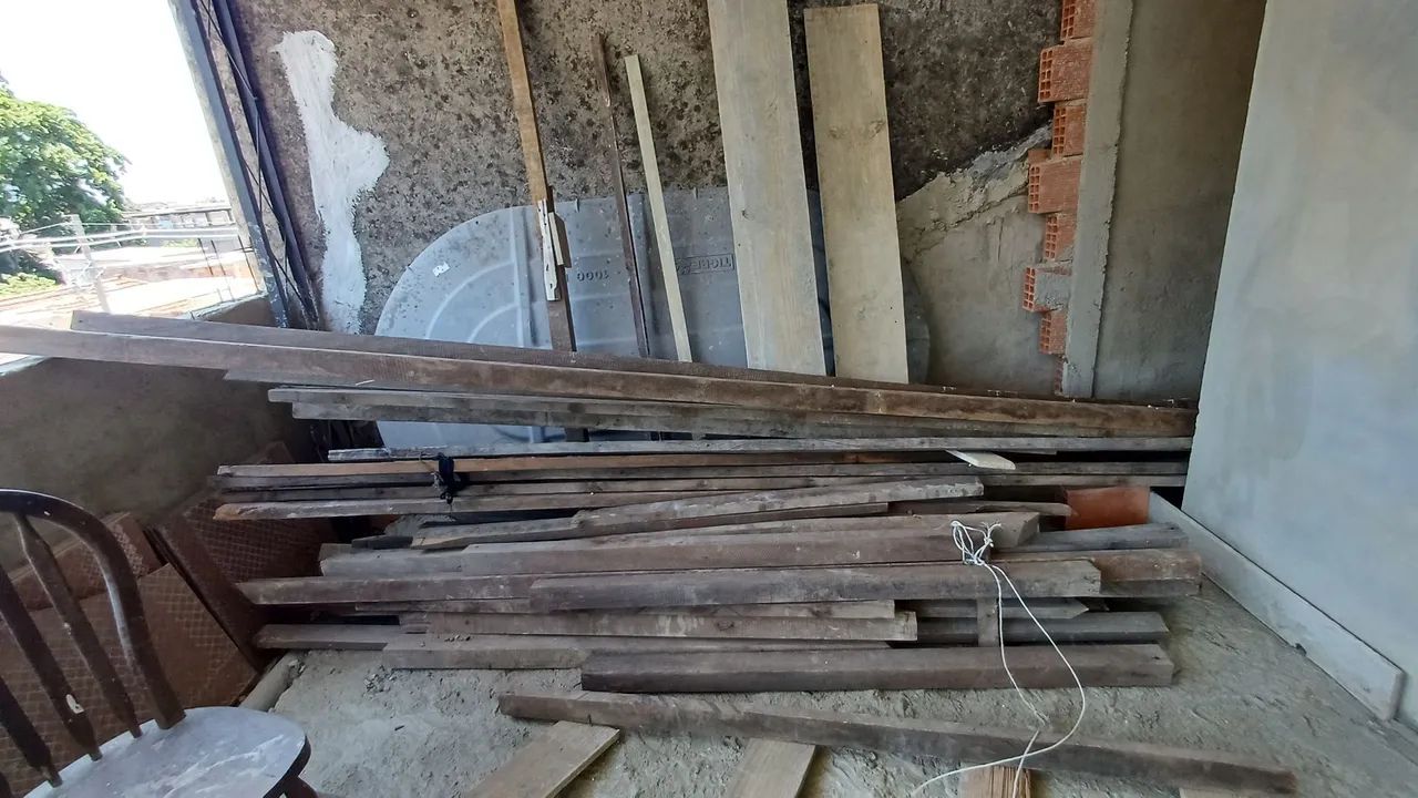 Madeira massaranduba. 350,00 leva tudo. - Foto 3