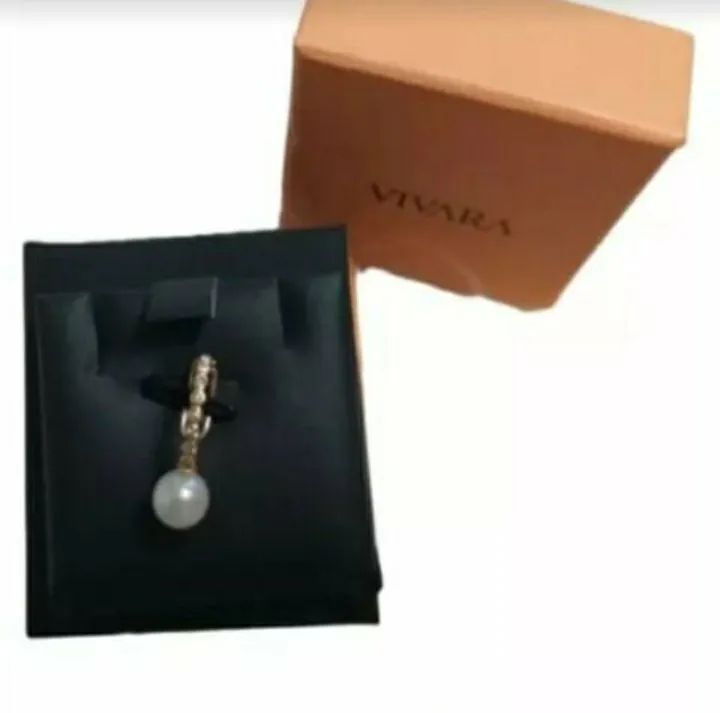 PIERCING EM OURO ROSÉ, COM PÉROLA E DIAMANTES, DE PRESSÃO, COLEÇÃO UNA, MARCA VIVARA. - Foto 3