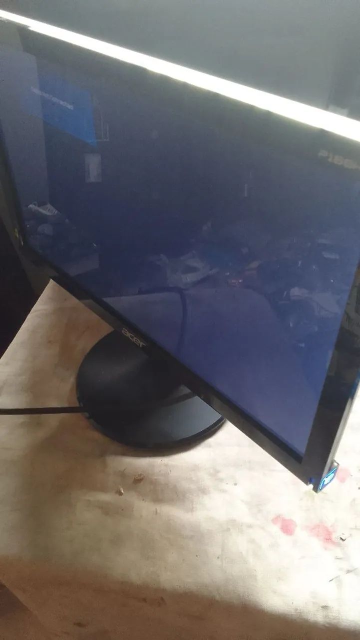 Monitor a ver 15 polegadas funcionando normalmente . - Foto 3