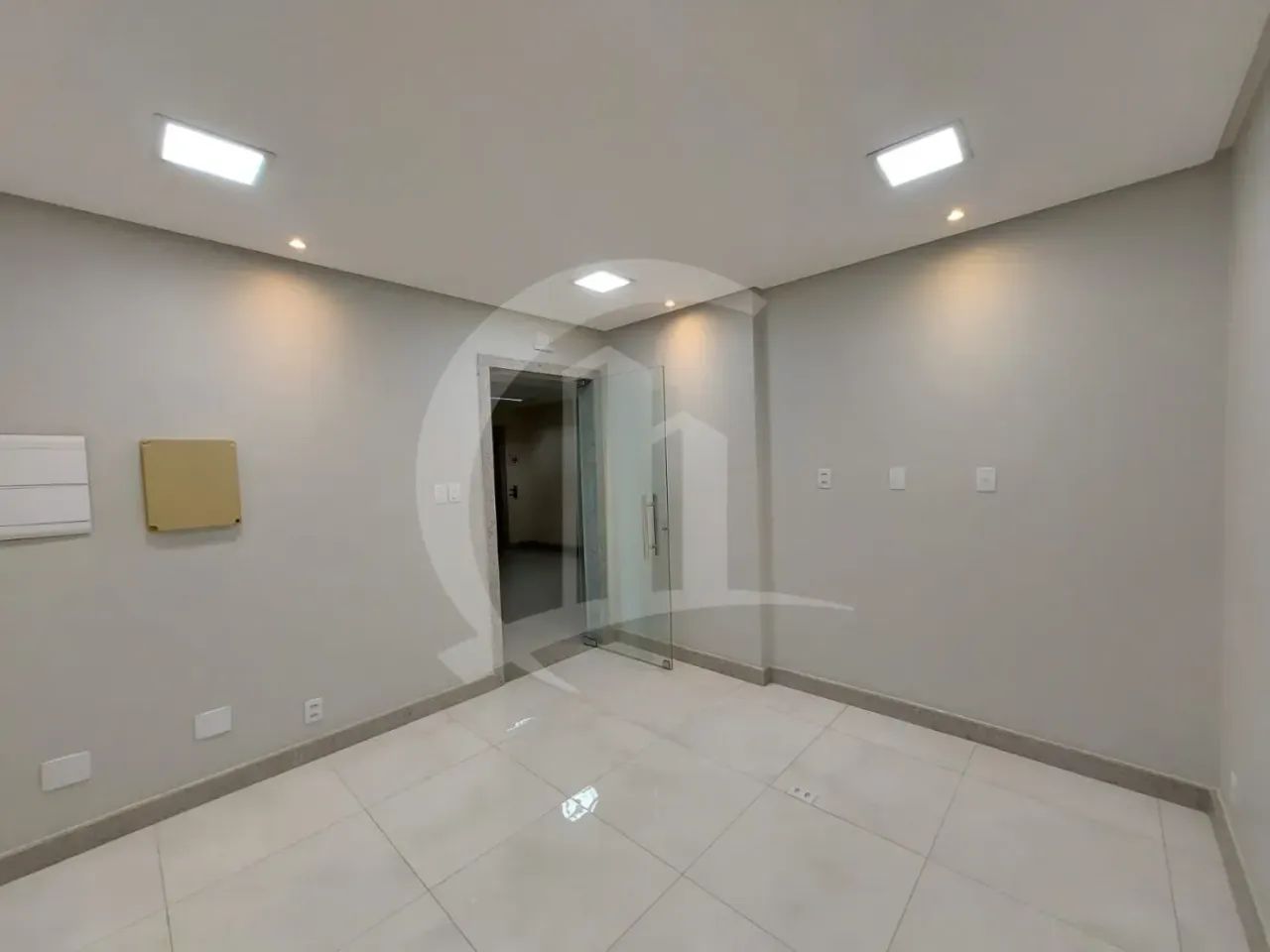 Sala Comercial de 40m³ para Locação no Bairro Jardins - Foto 3