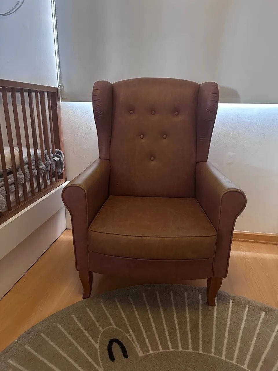 Poltrona e Puff couro Marrom - Foto 5