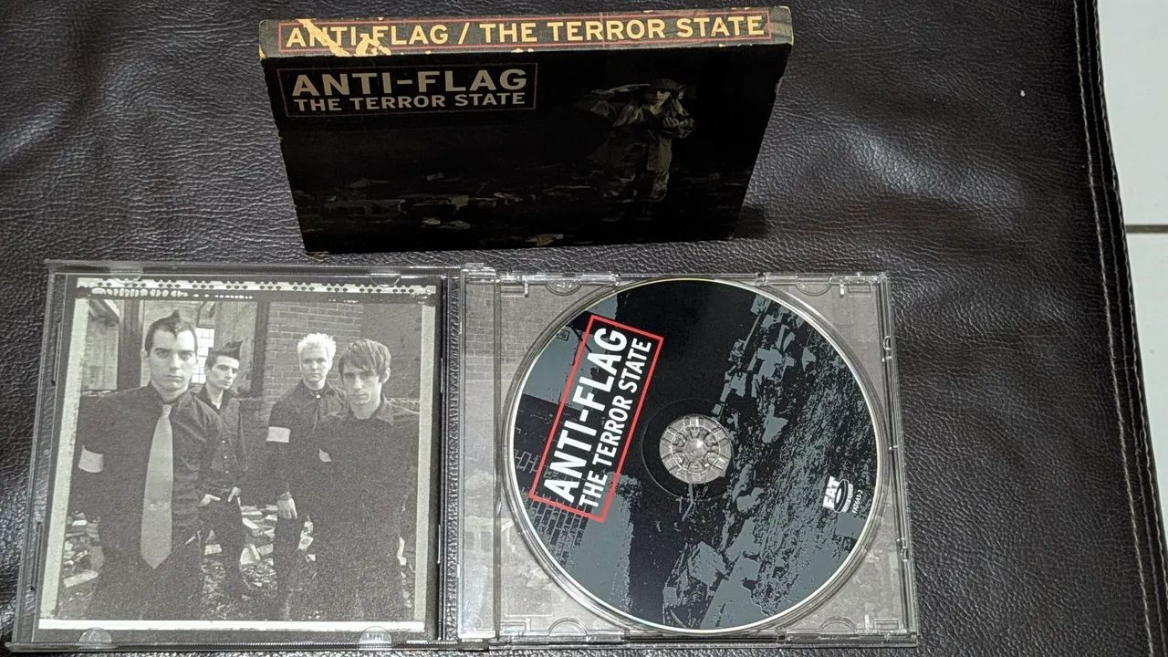 CD Anti-Flag - The Terror State (Importado c/ Luva) - Impecável - Foto 3