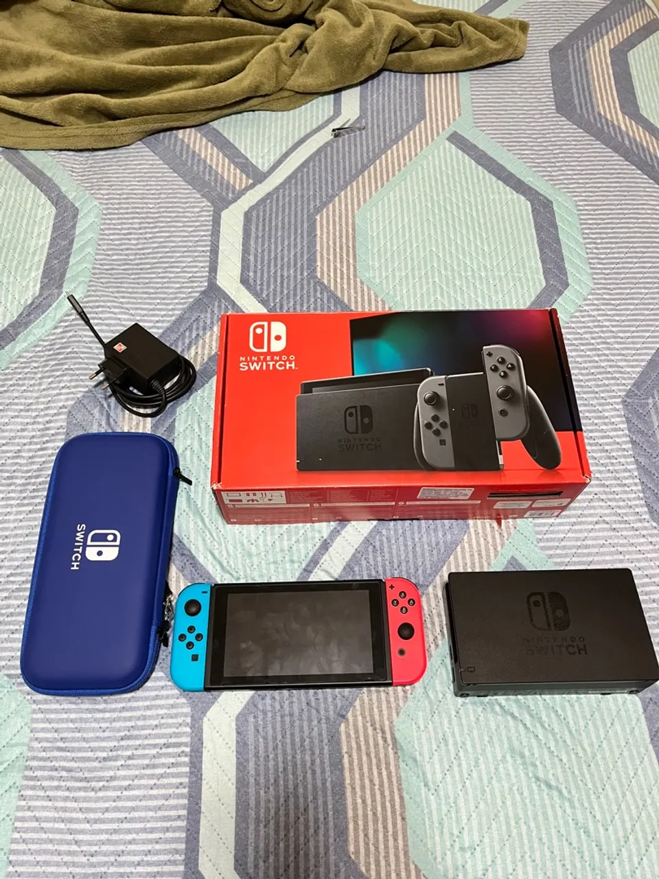 Nintendo Switch V2 - Desbloqueado