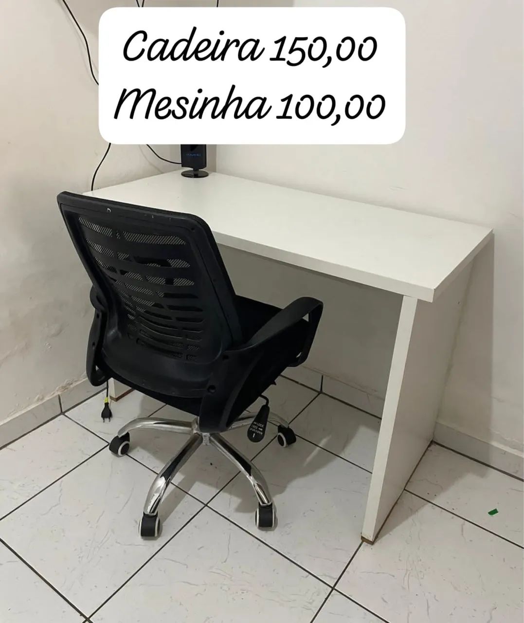 Mesa de estudos e cadeira 