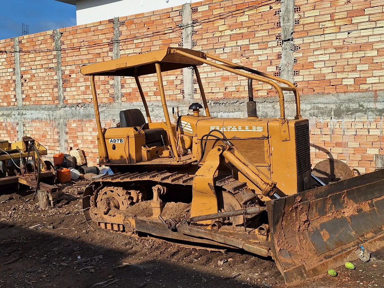 Trator de esteira ad7b ano 86