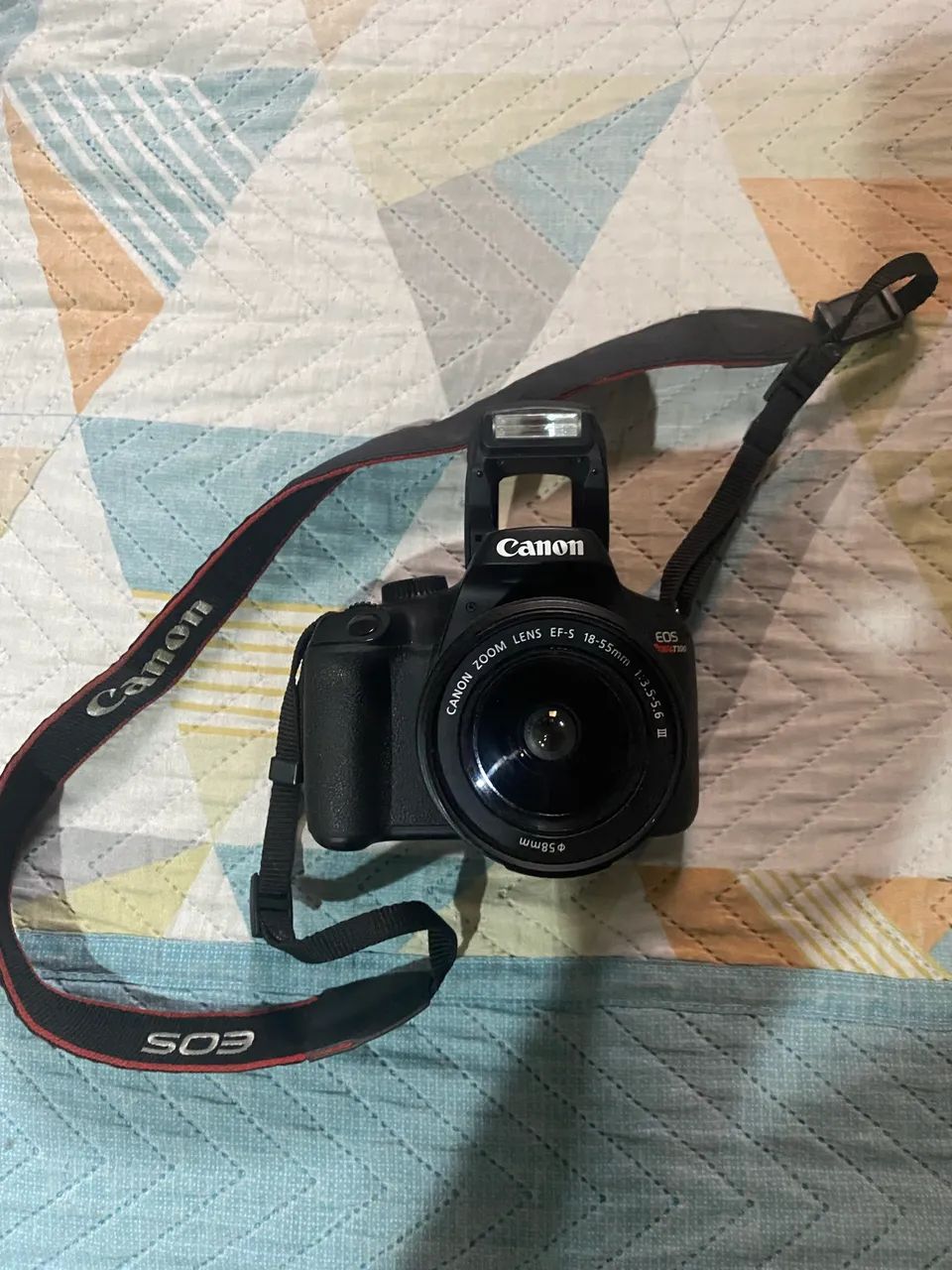 Câmera Canon EOS Rebel T100