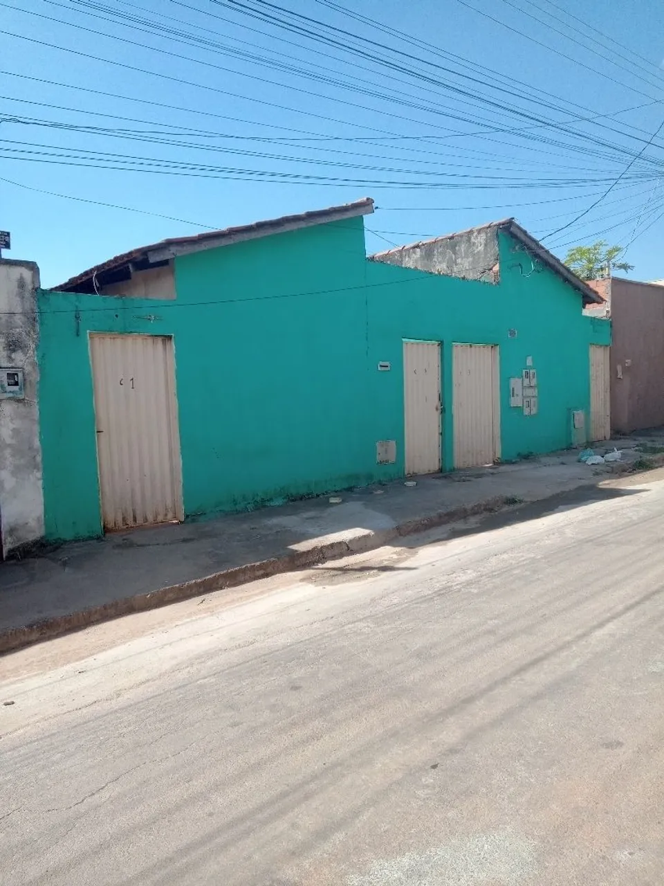 Vendo um lote com 4 barracao
