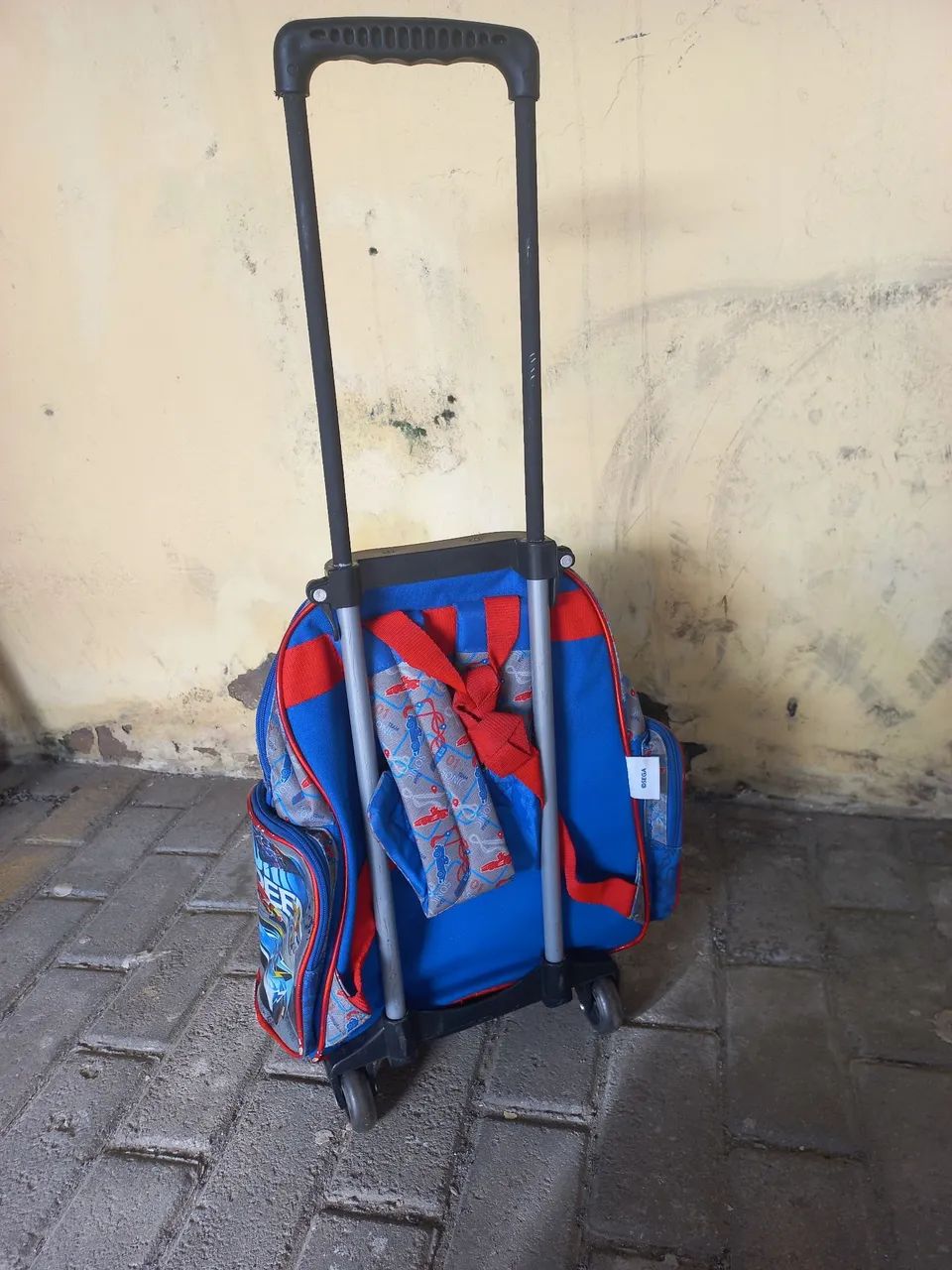 Mochila Sonic vs Shadow com rodinhas - Foto 2