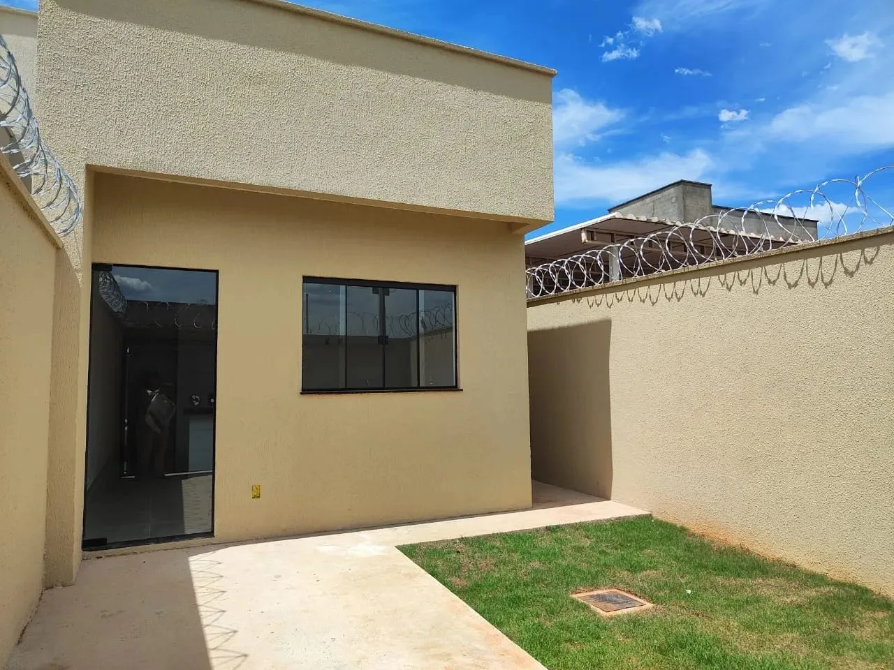 CASA NOVA - Res. Paraíso 3km Próximo a UFG Campus Samambaia