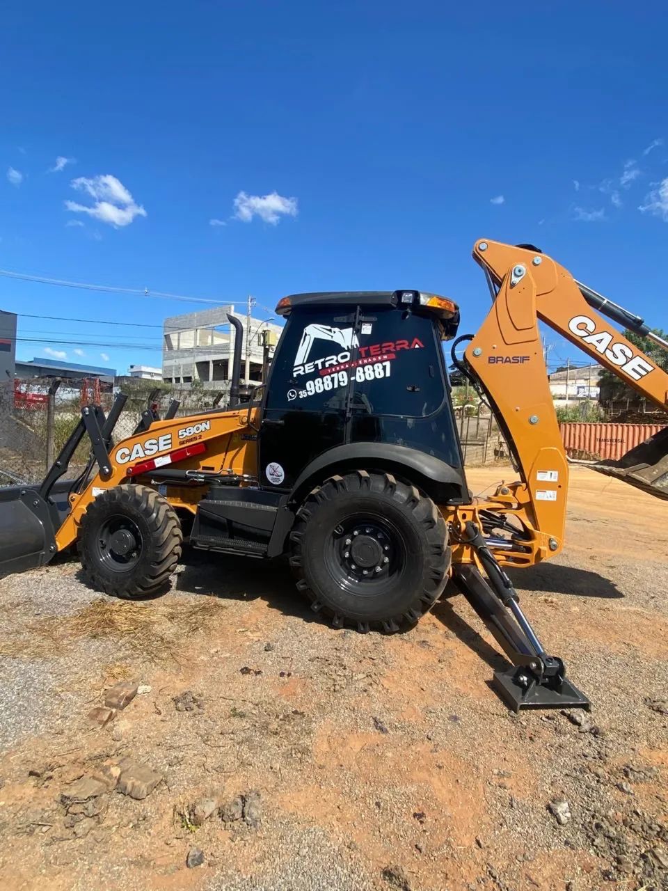 RETROESCAVADEIRA CASE 580N 2024 leia o anuncio