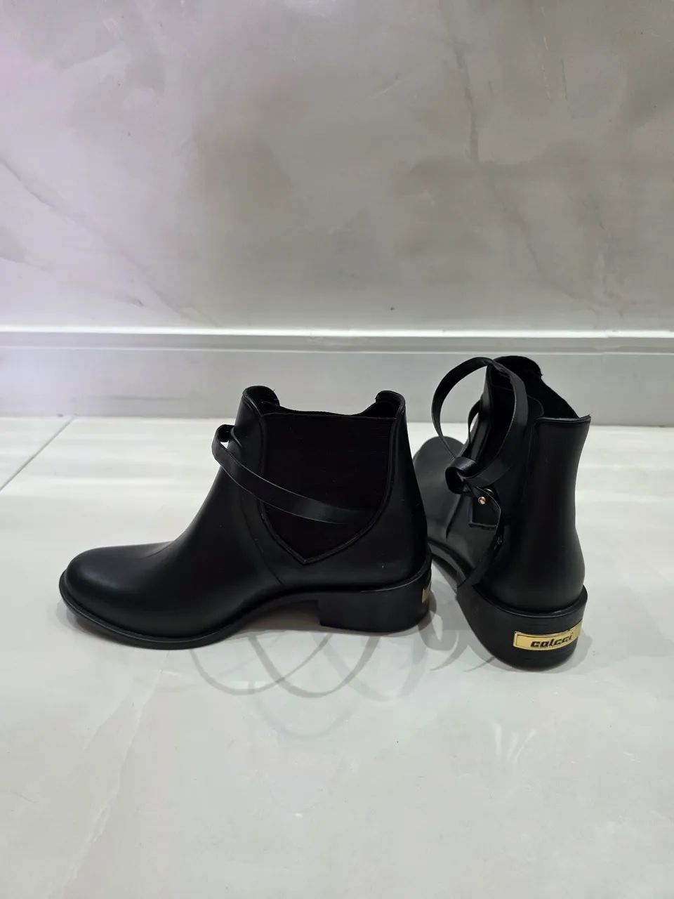 Botas Coturno Chelsea Colcci Preta 35 - Foto 2