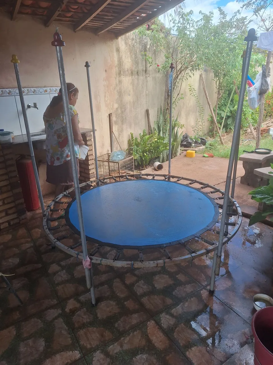 Cama elástica infantil - Diversão garantida!