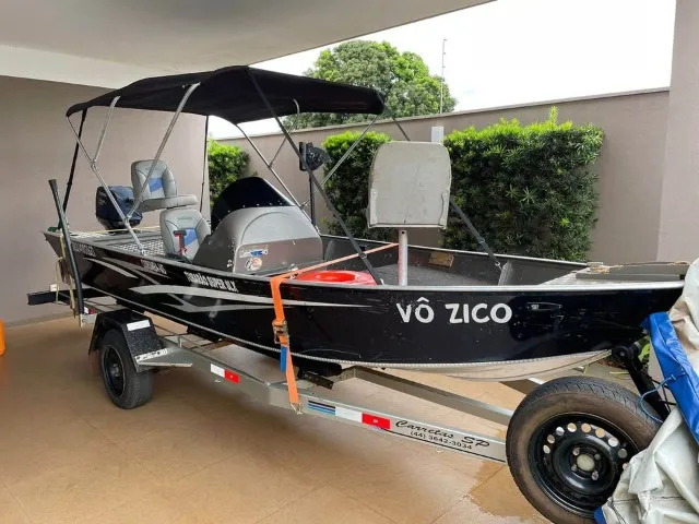 Lancha AlumiBarcos Tubarão Super SLX