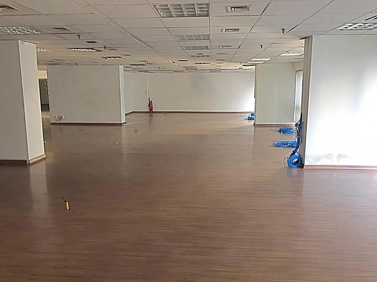 Excelente sala comercial, com 580 m2, 4 banheiros, localizado no coração do Rio de Janeiro - Foto 3