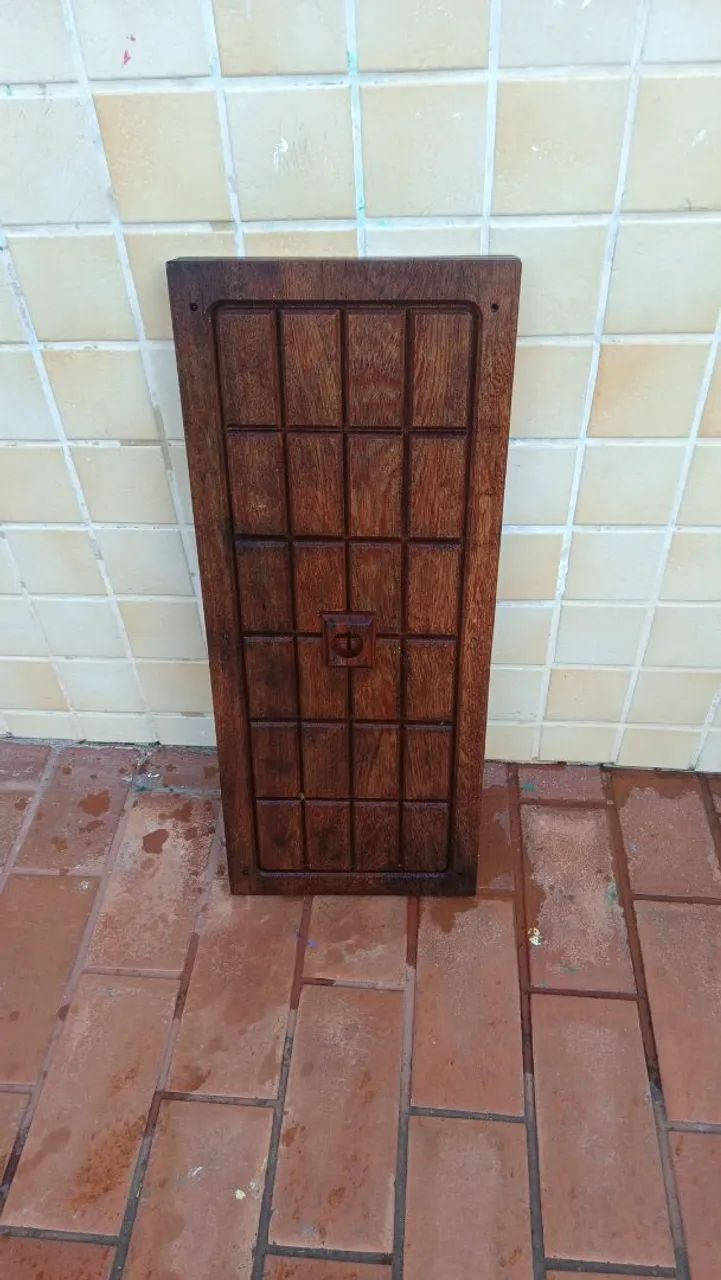 Alimentador para abelhas em angelim
