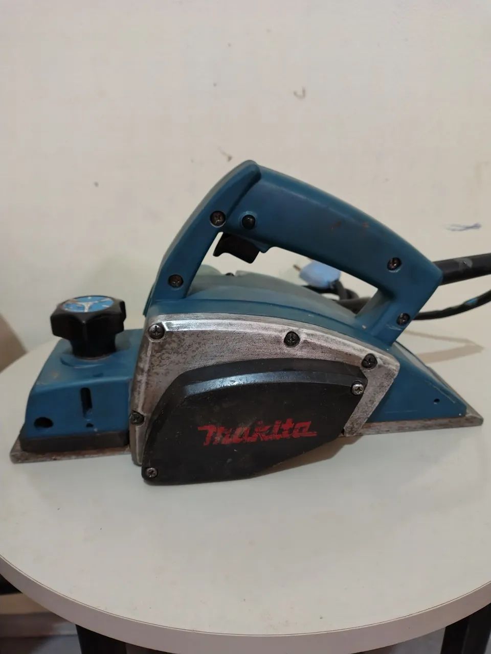 Plaina elétrica Makita 