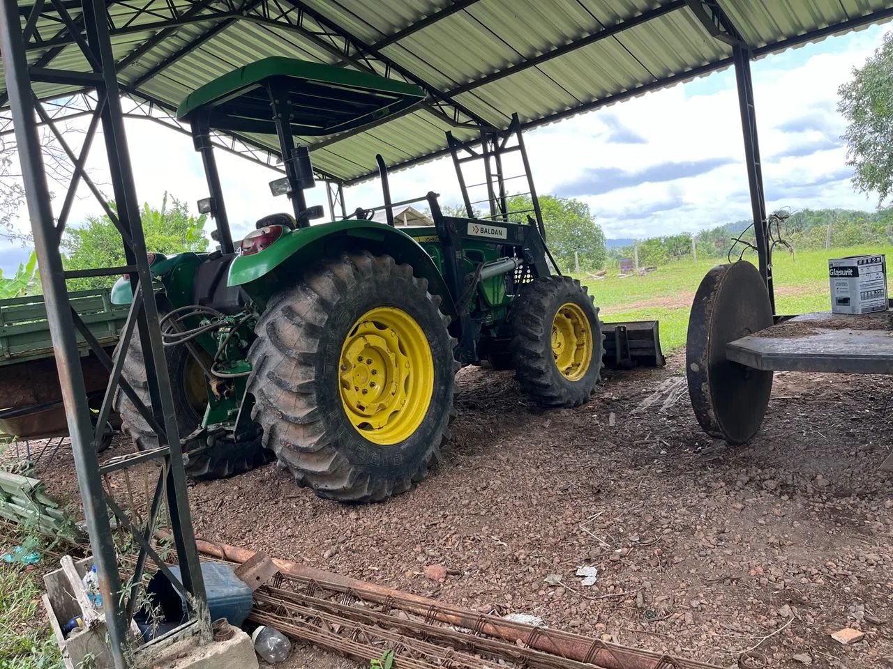 Trator Agrícola John Deere com Frontal 5078E (2018) com1696 horas  - Foto 2