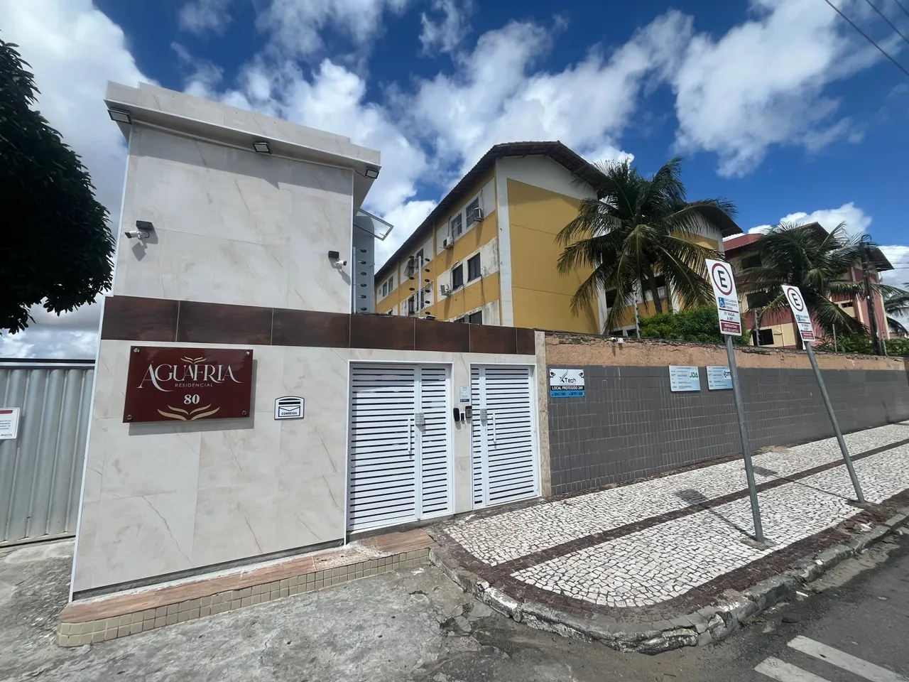 Alugo excelente ap. de 3 quartos no Édson Queiroz!