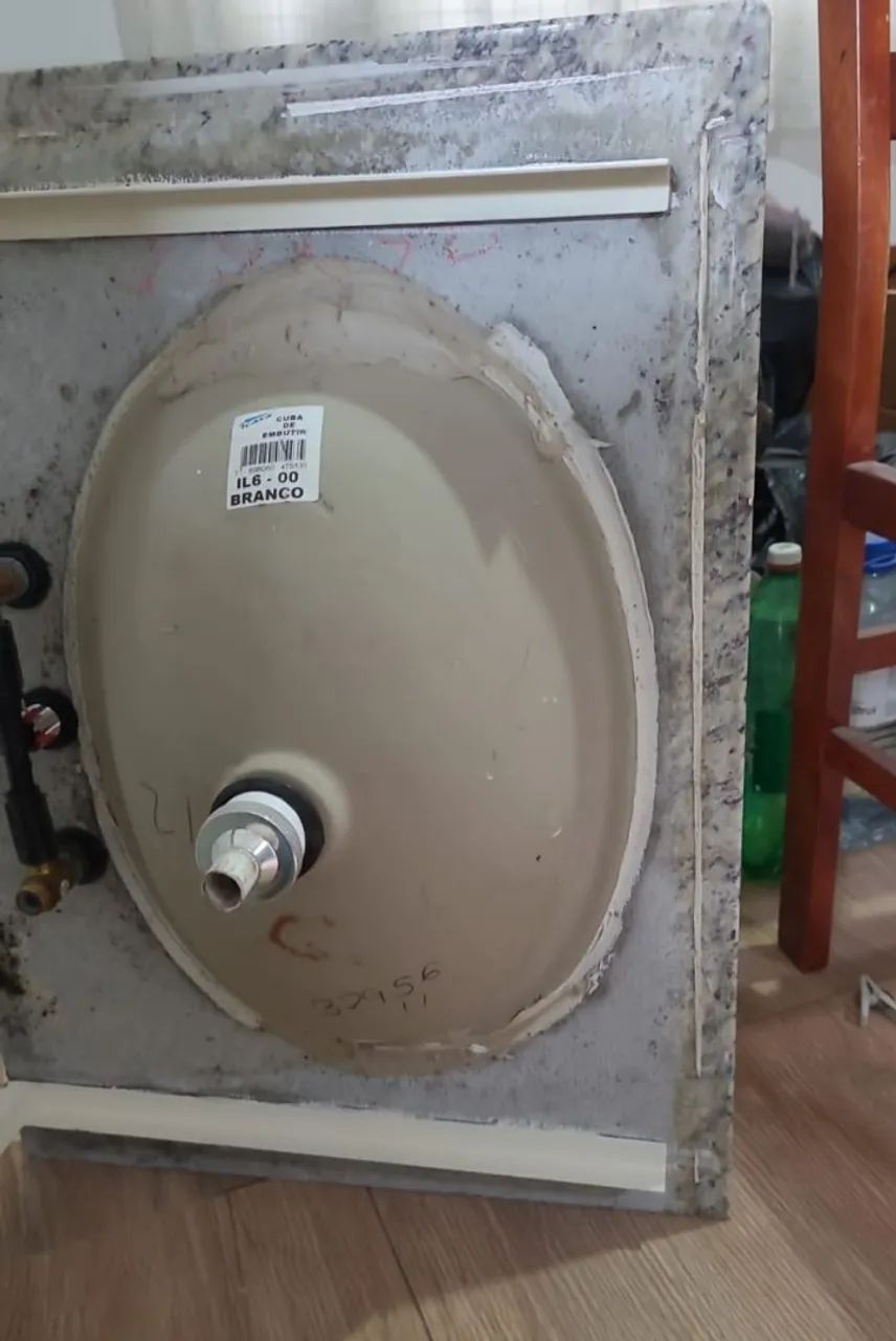 Pia de banheiro com torneira  - Foto 3