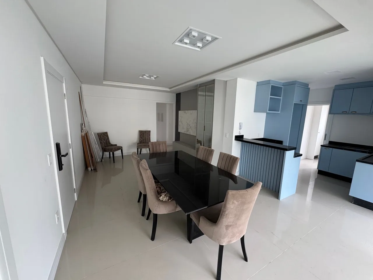 Vendo poltronas sofá retrátil e bases de cama box