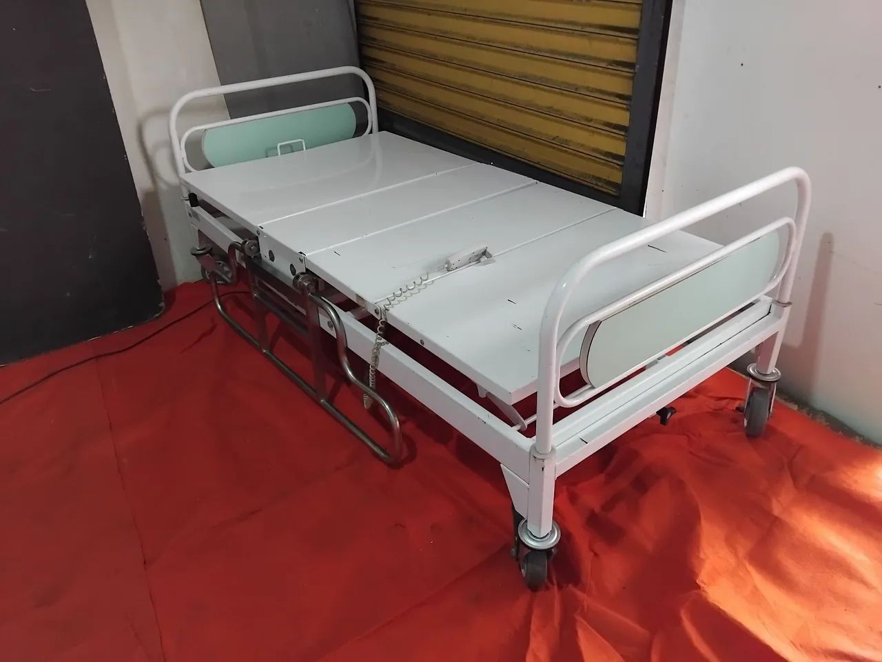 Cama hospitalar articulada elétrica.  - Foto 3
