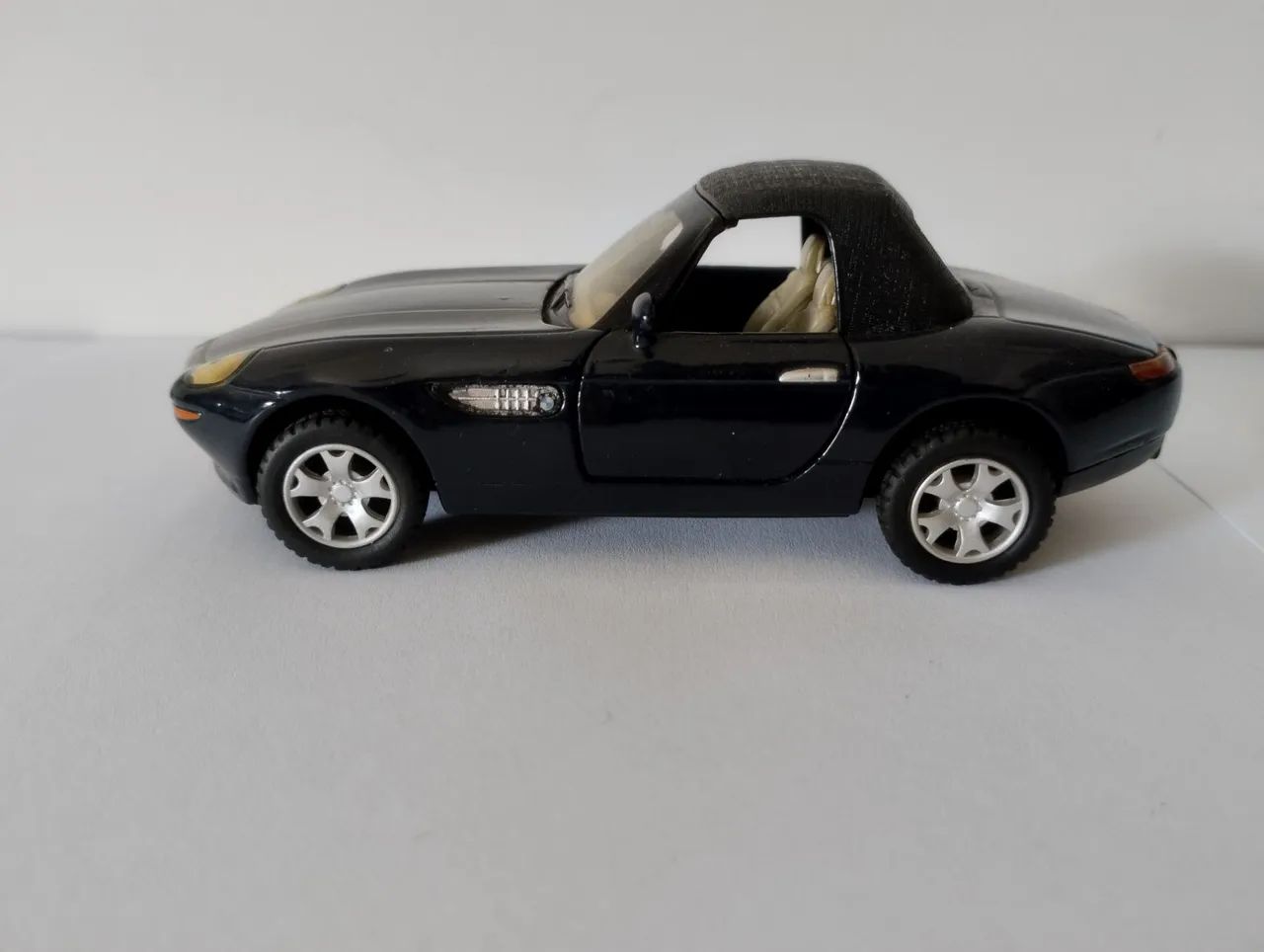 Kinsmart - Miniatura BMW Z8  - Foto 2