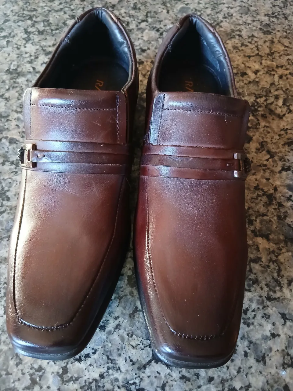 Sapatos Sociais de Couro Marrom - Elegância Garantida