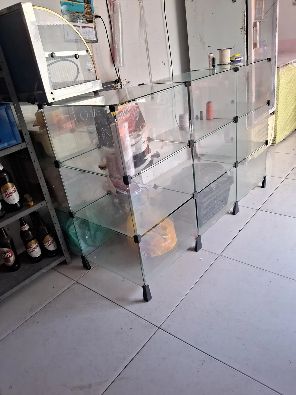 Balcão de vidro L