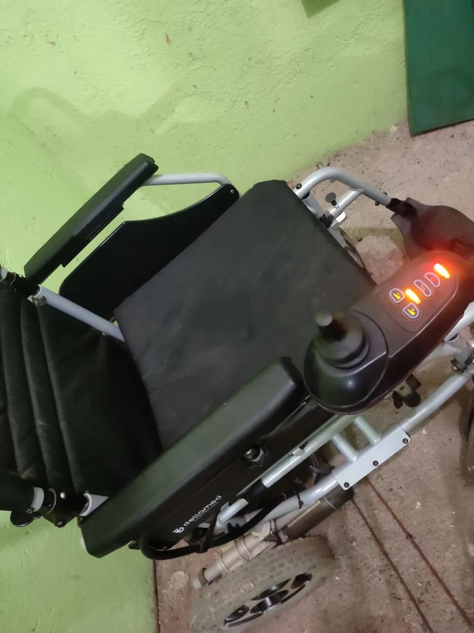 Cadeira de rodas motorizada - preço a combinar  - Foto 3