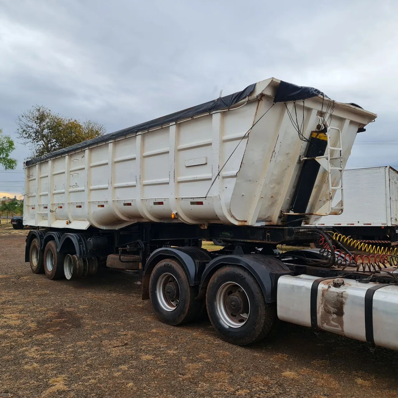 Caçamba basculante Guerra 40 mtos - Foto 3