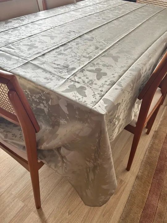 Toalha de Mesa com Estampa de Borboletas verde