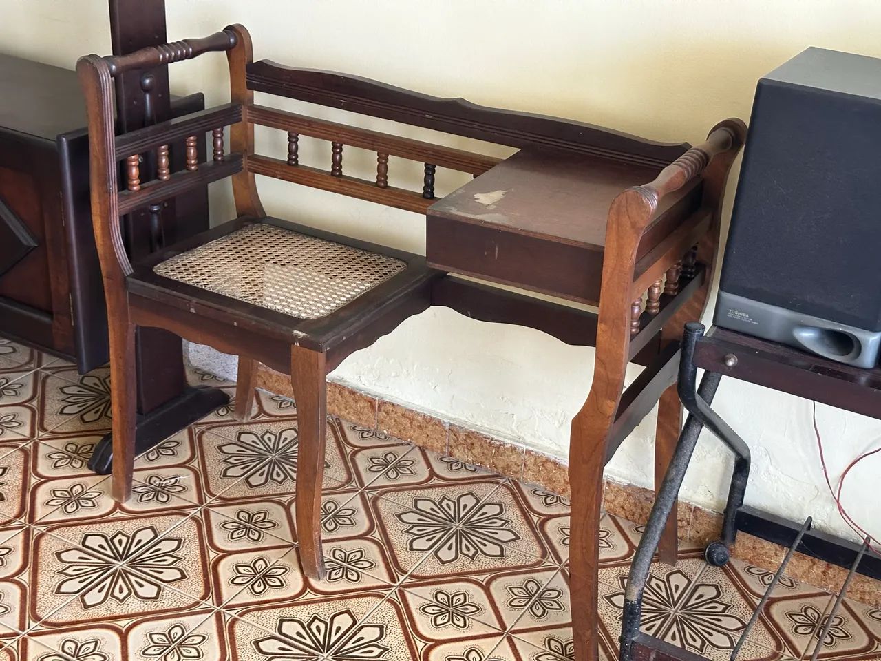 Vendo cadeirinha de telefone rústica . - Foto 2