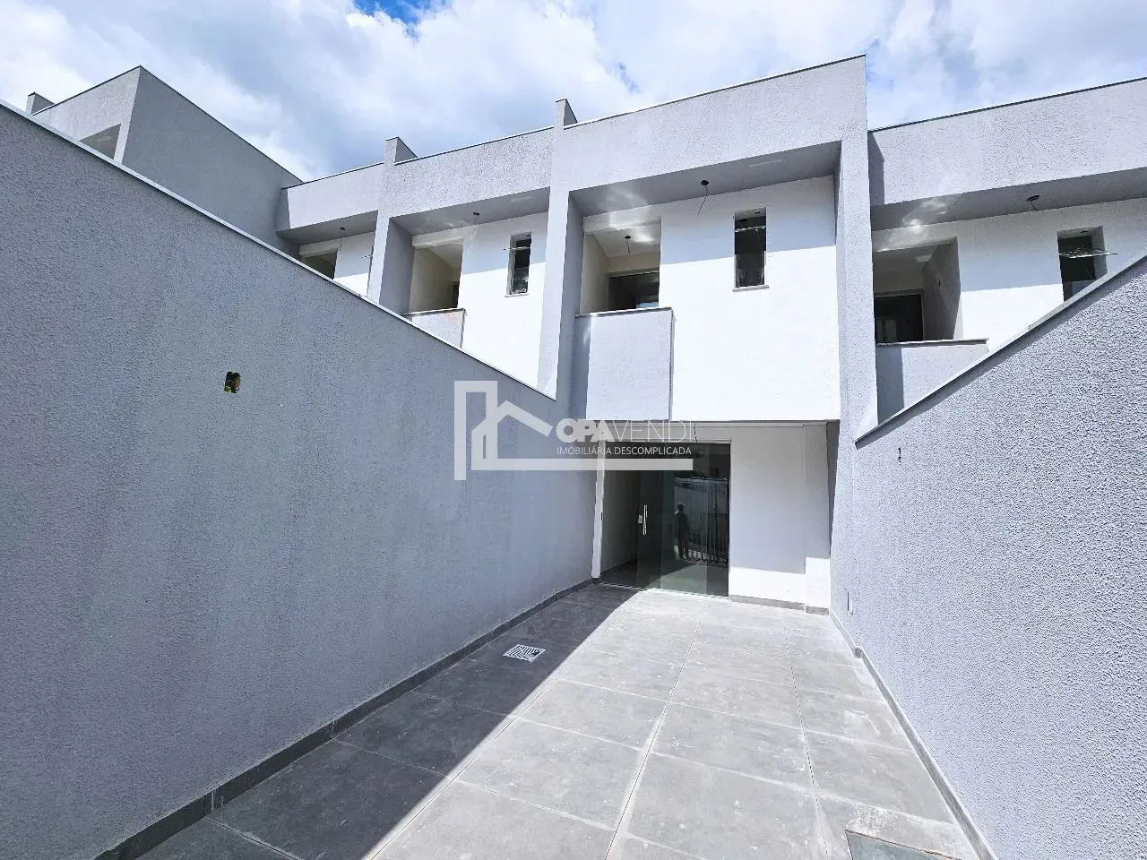 Casa Geminada Duplex Nova - BH - Planalto - 2 Quartos (1 Suíte) - 2 Vagas