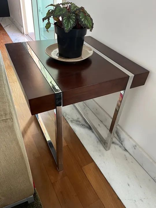 Mesa de canto em madeira maciça Pés em metal - Foto 4