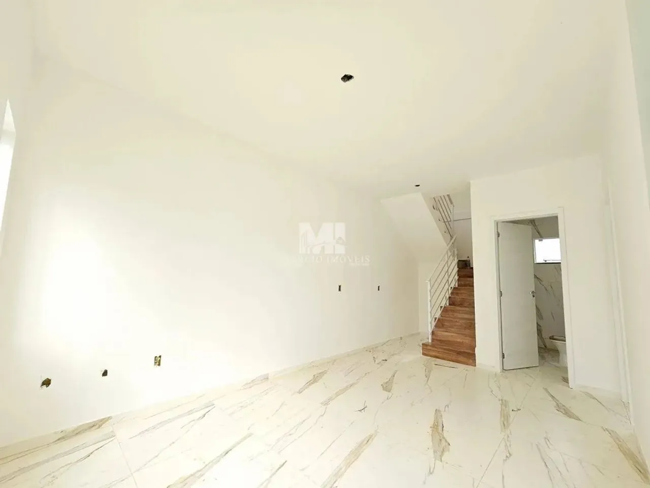 Sobrado para Locação Anual na Quinta dos Açorianos Conforto e Praticidade em um Só Lugar!