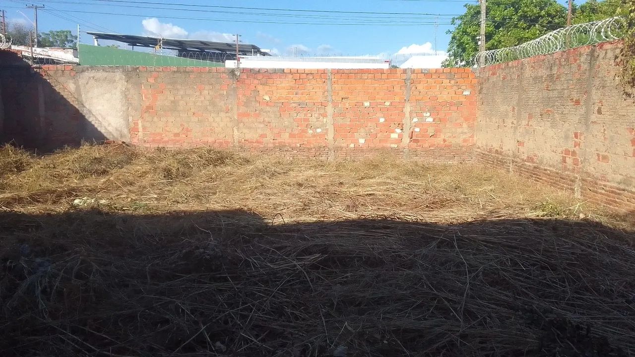Aluga-se terreno 240 m2 bairro Morada do Sol para garagem de veiculos - Foto 5