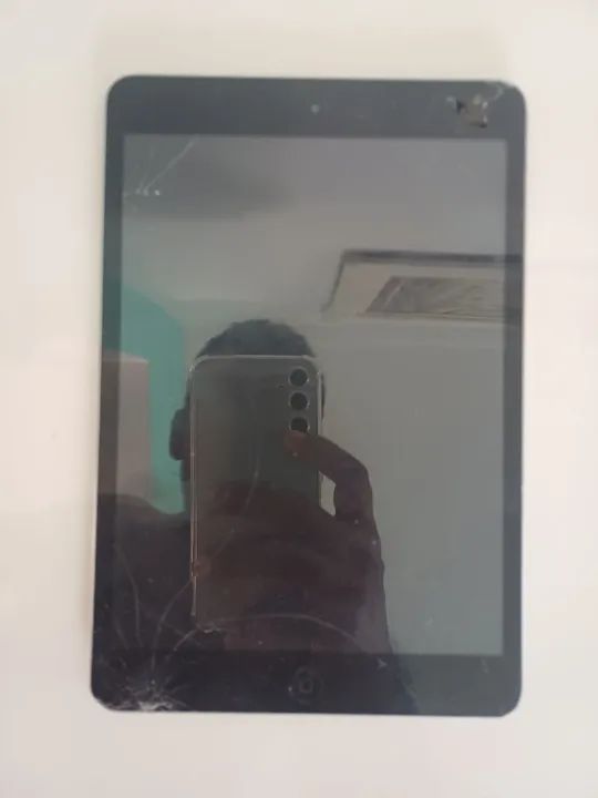 2 Tablets Sansung e 1 Ipad mini  ( para peças ou reparo ) - Foto 5