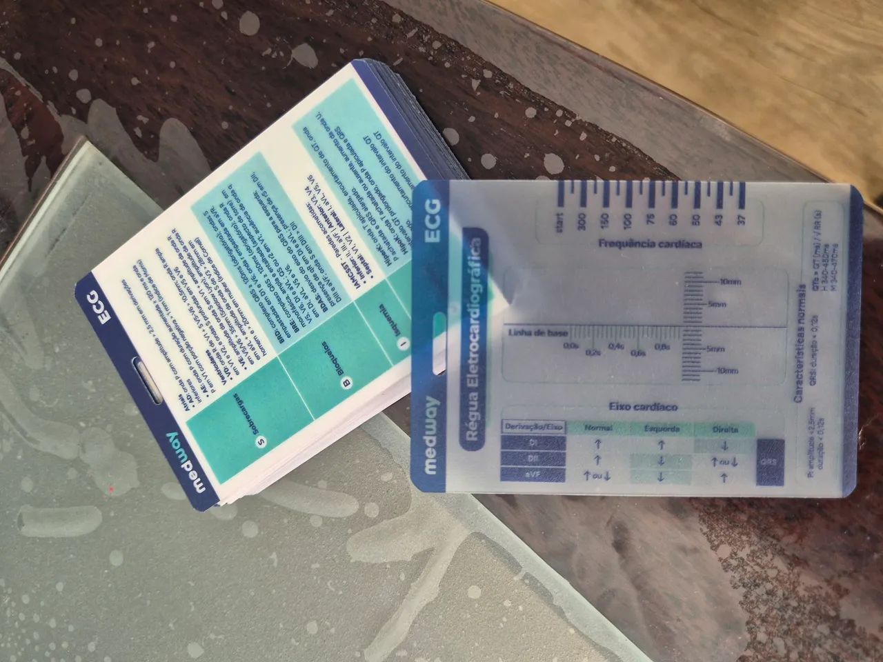 Apostilas Medway 2025 (nunca usadas) + Medcards (completos) + Cordão + Caderno - Foto 3