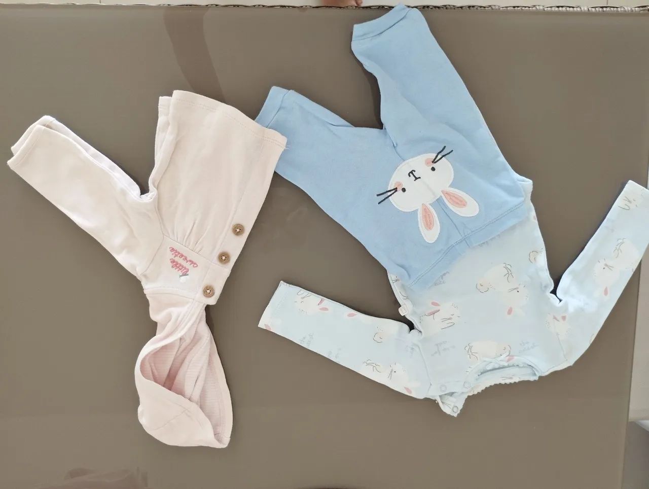 Macacão de bebê - Pêssego e Branco - Foto 4