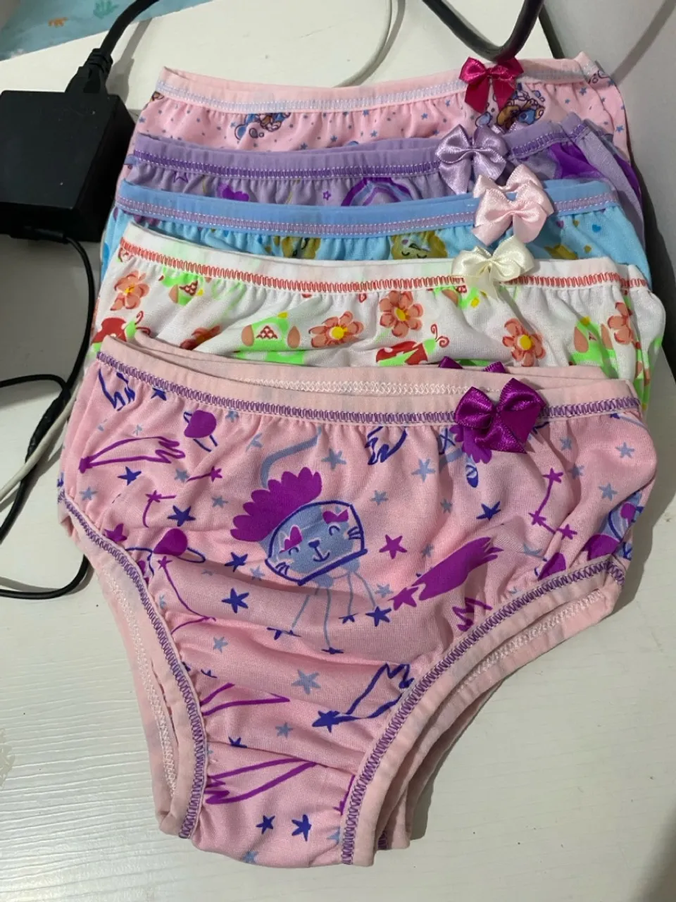 Conjunto de 10 calcinhas infantis G com estampa divertida