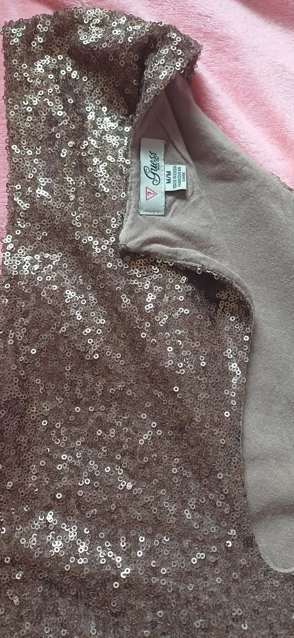 Vestido Guess com paetês dourados - M