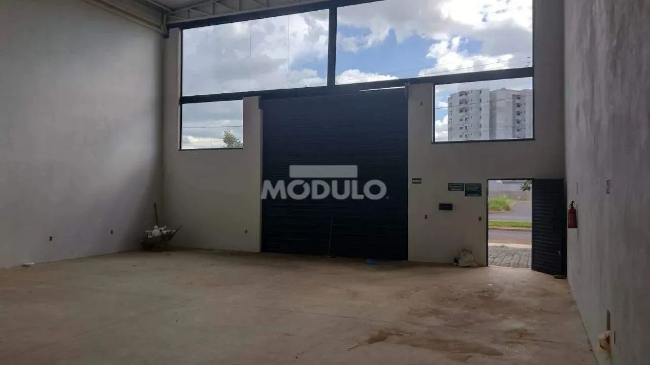 Galpão Comercial para locação Bairro Novo Mundo - Foto 2