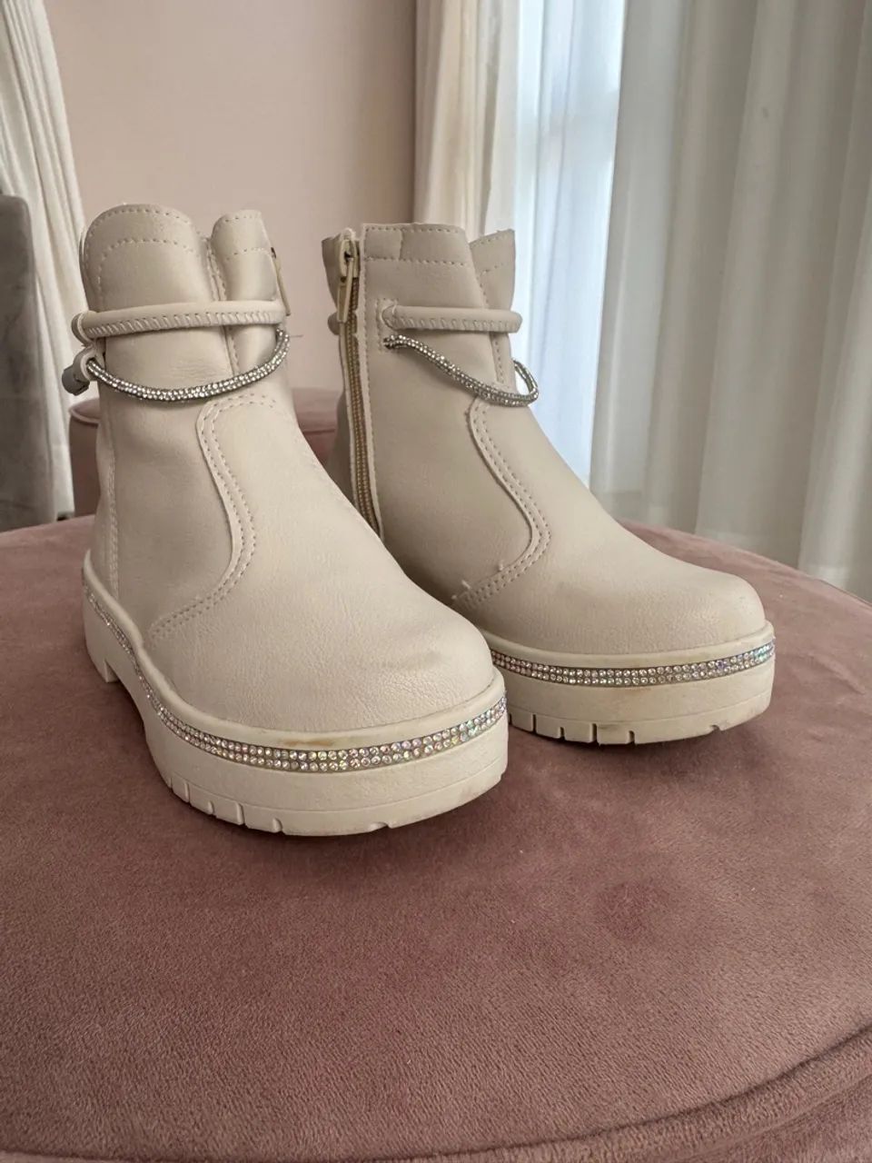 Botas Infantis com Pedrarias - tamanho 27 - Foto 2