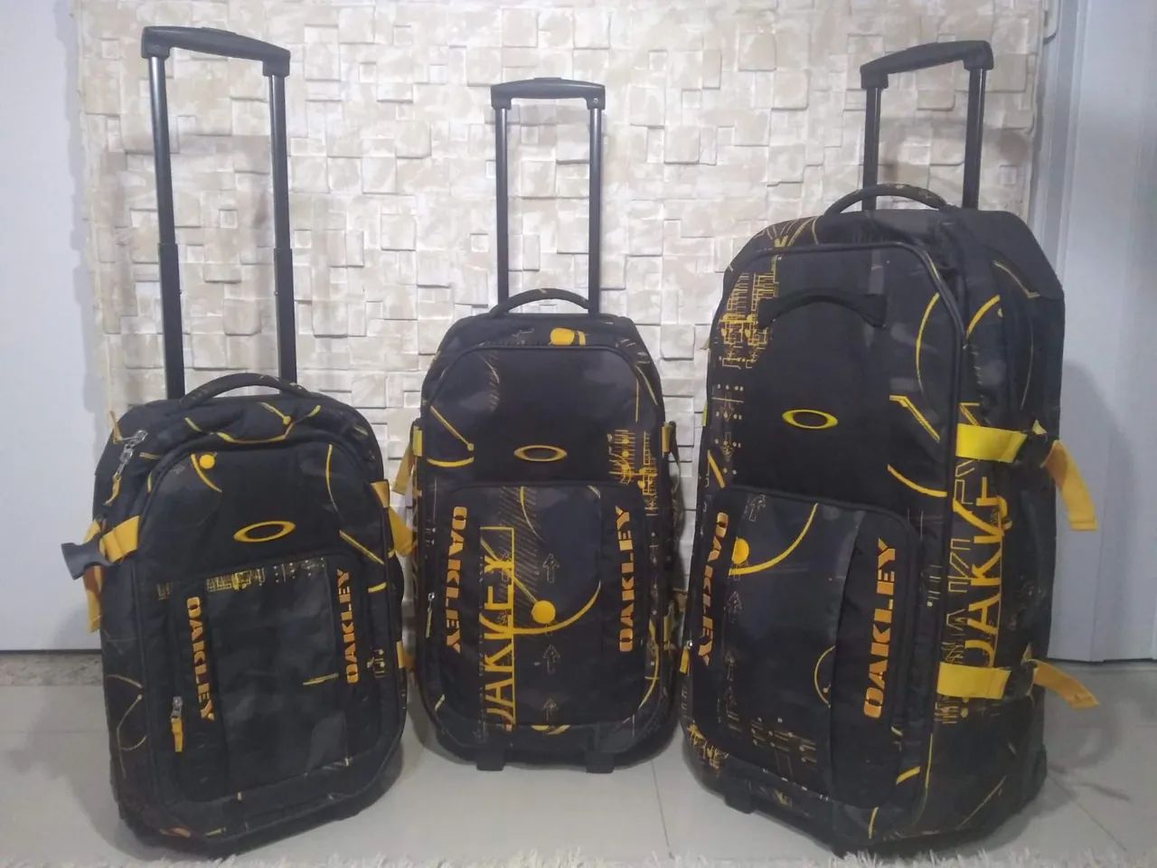 Kit raridade de malas Oakley com rodinhas