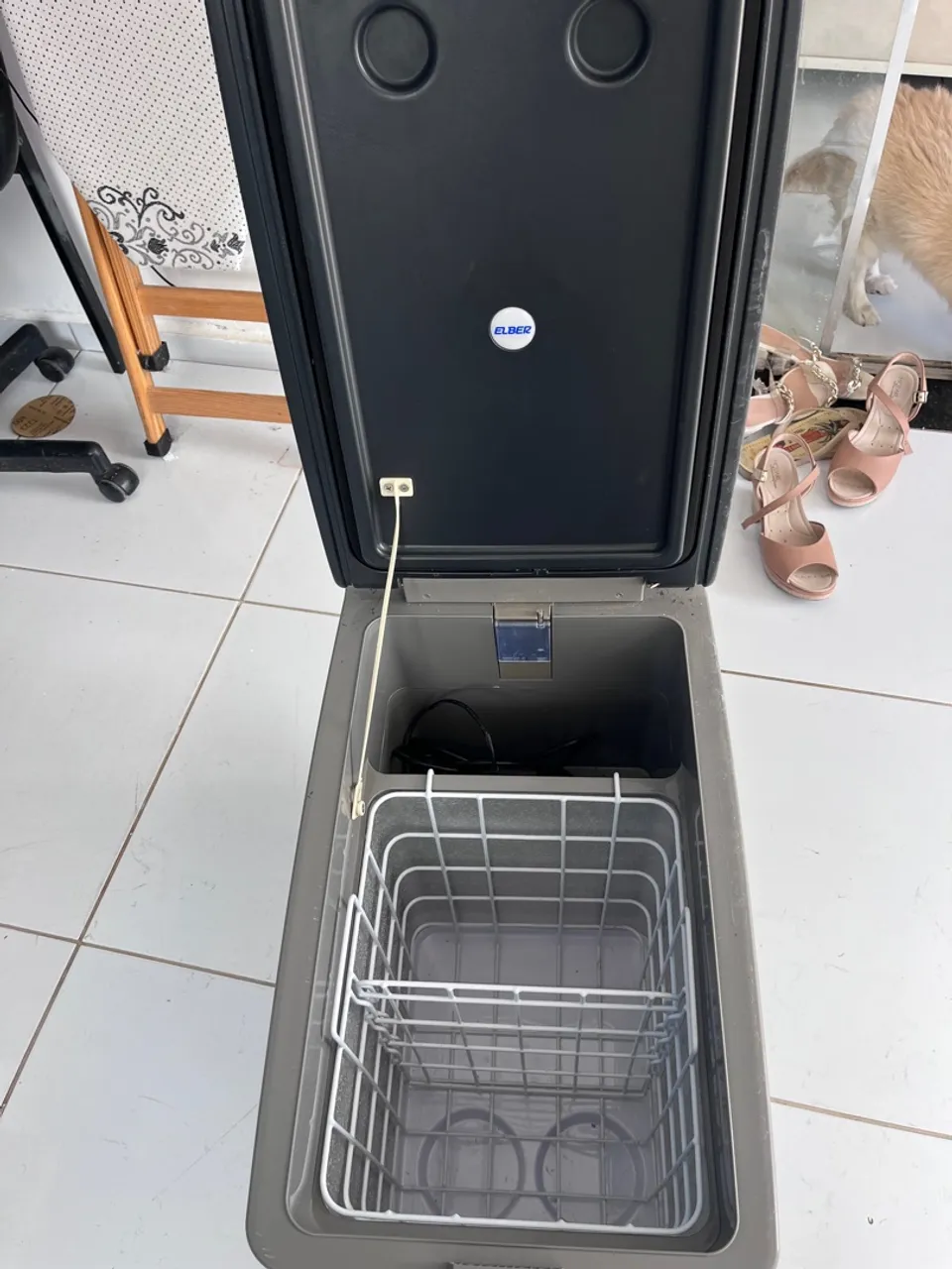 Mini Geladeira Portátil Elber - Ideal para Viagens!