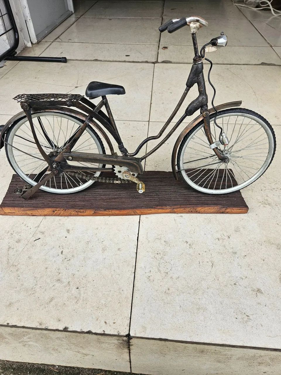 Bicicleta decorativa de metal